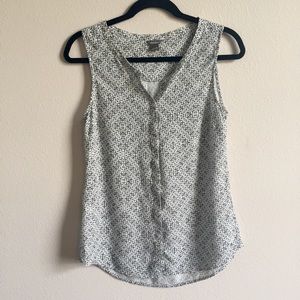 Eddie Bauer sleeveless button-up